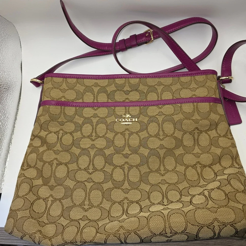 Coach Signature Canvas Crossbody Bag Khaki Magenta‎ Leather File Bag F29960